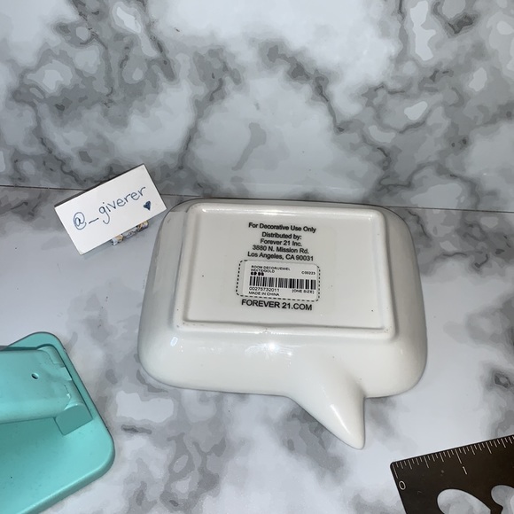 “Hello Gorgeous” Gold Eyelash Design Trinket Jewelry Dish - Picture 15 of 15